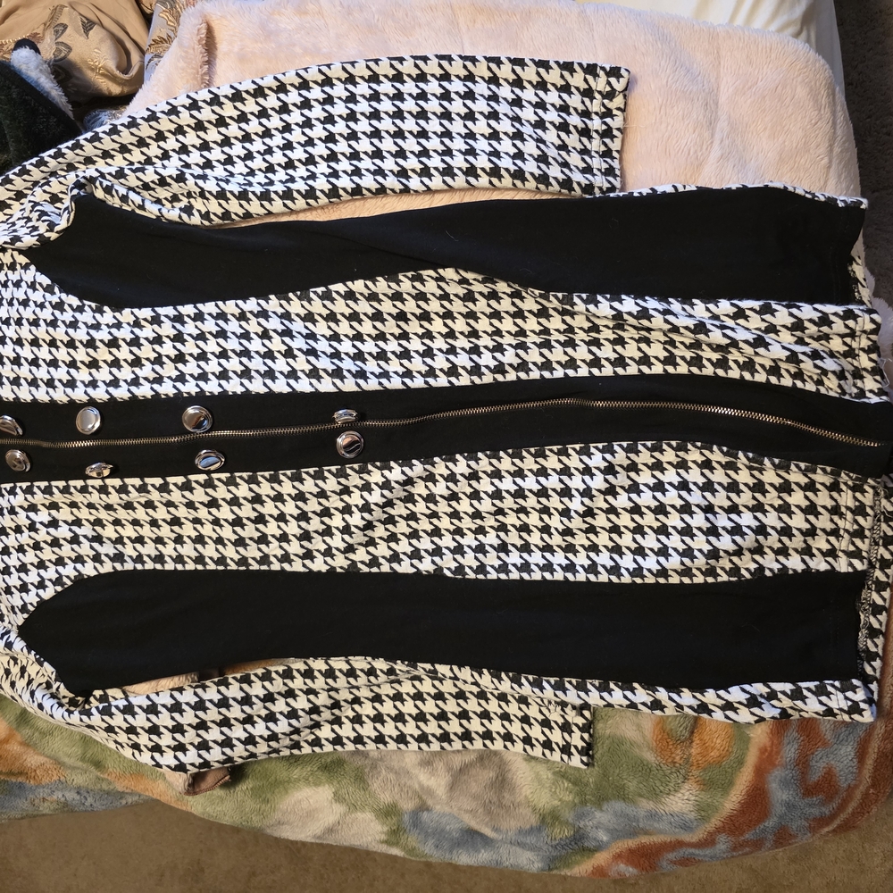 Chic Black and White Houndstooth Dress